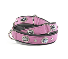 Laden Sie das Bild in den Galerie-Viewer, KvK Handcrafted - Klassik Curved Collar - Bling Flieder