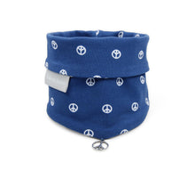 Laden Sie das Bild in den Galerie-Viewer, Cult Couture Muffler - Peace