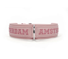 Laden Sie das Bild in den Galerie-Viewer, Handcrafted - Halsband Klassik Curved mit individueller Stickerei