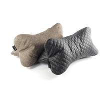 Laden Sie das Bild in den Galerie-Viewer, KvK Bone Pillow - Knochen Kissen für 2 & 4 Beiner