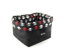 Laden Sie das Bild in den Galerie-Viewer, KvK Toy Box - Skull Korb fürs Hundespielzeug