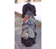 Laden Sie das Bild in den Galerie-Viewer, Regenmantel für Hunde - KvK Edition Camo & weitere Farben