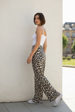 Laden Sie das Bild in den Galerie-Viewer, Wild, feminin &amp; stilsicher - Maxikleid, Long Skirt oder Hose
