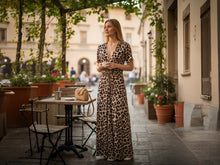 Laden Sie das Bild in den Galerie-Viewer, Wild, feminin &amp; stilsicher - Maxikleid, Long Skirt oder Hose
