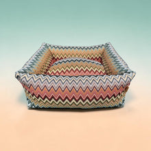 Laden Sie das Bild in den Galerie-Viewer, Super Soft Dog Lounge - Zick Zack Kollektion
