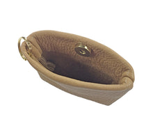 Laden Sie das Bild in den Galerie-Viewer, Gassibeutel Etui aus Leder ohne Besatz mit praktischen Klickring Verschluss
