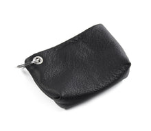 Laden Sie das Bild in den Galerie-Viewer, KvK Handcrafted Bag Holder Skull
