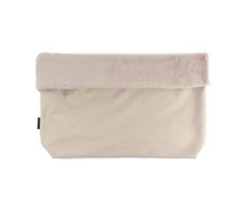 Laden Sie das Bild in den Galerie-Viewer, Cuddle Pocket - Kuschelsack
