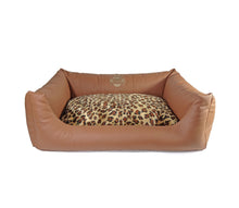 Laden Sie das Bild in den Galerie-Viewer, Luxus Dog Lounge - Cognac Edition - Hundebett
