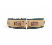 Laden Sie das Bild in den Galerie-Viewer, KvK Handcrafted - Klassik Curved Collar - Tricolour Beige &amp; Braun

