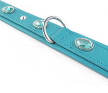 Laden Sie das Bild in den Galerie-Viewer, KvK Handcrafted - Klassik Curved Collar - Bling Türkis
