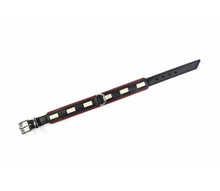 Laden Sie das Bild in den Galerie-Viewer, KvK Handcrafted - Klassik Curved Collar - Tricolour
