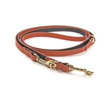 Laden Sie das Bild in den Galerie-Viewer, KvK - Klassik Halsband Curved - Orange &amp; Rot mit Braun
