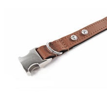 Laden Sie das Bild in den Galerie-Viewer, KvK - Clic Lederhalsband - Cognac, Schoko oder Schwarz
