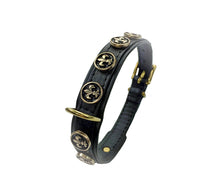 Laden Sie das Bild in den Galerie-Viewer, KvK Handcrafted Collar Fleurs de Lys
