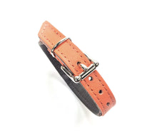 Laden Sie das Bild in den Galerie-Viewer, KvK - Klassik Halsband Curved - Orange &amp; Rot mit Braun
