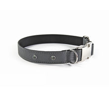 Laden Sie das Bild in den Galerie-Viewer, KvK - Clic Lederhalsband - Black Bling
