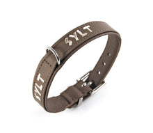 Laden Sie das Bild in den Galerie-Viewer, KvK Handcrafted – Halsband Klassik Curved Sylt Edition
